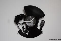 Alain Bashung avec horloge