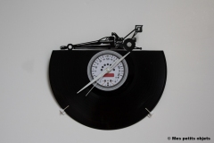 Dragster avec horloge (Commande)